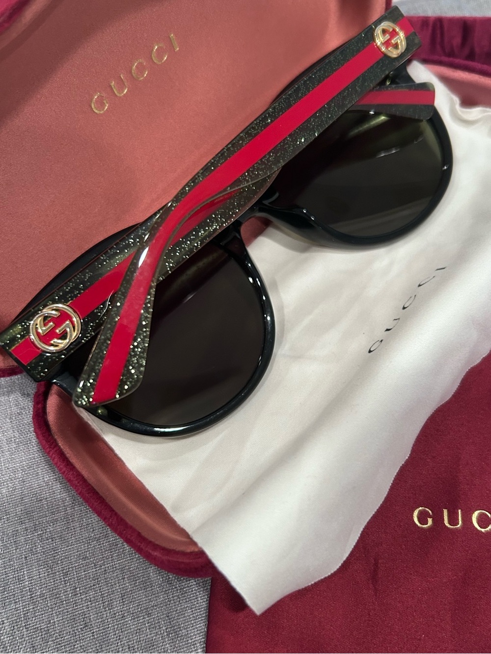 Gucci Black Round Sunglasses - Picture 2 of 4